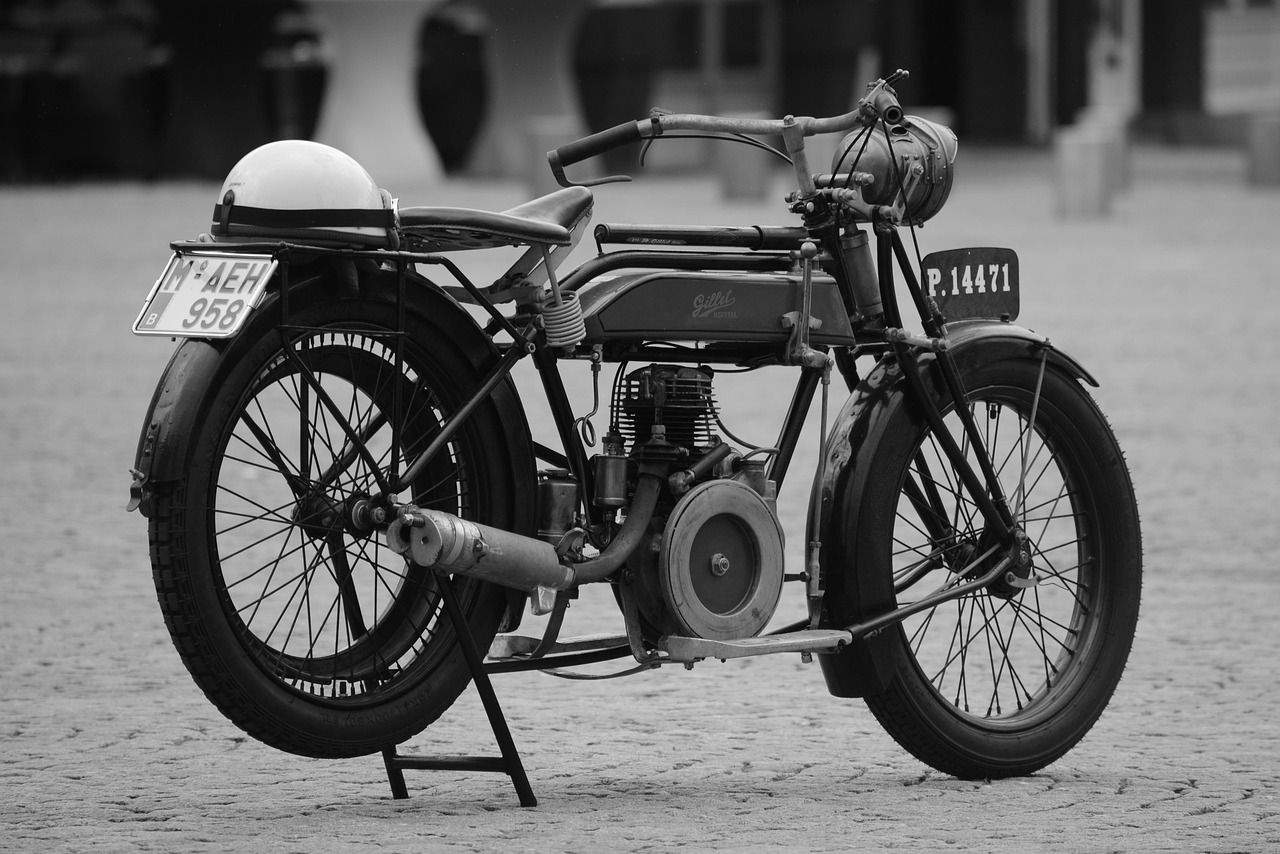 découvrez notre moped électrique vintage alliant style rétro et technologie moderne pour des balades écologiques et tendance.