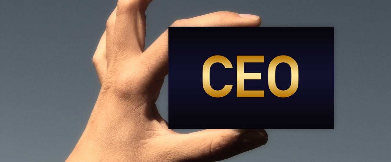 découvrez le rôle essentiel du ceo, ou directeur général, responsable de la vision stratégique et de la gestion globale d'une entreprise.