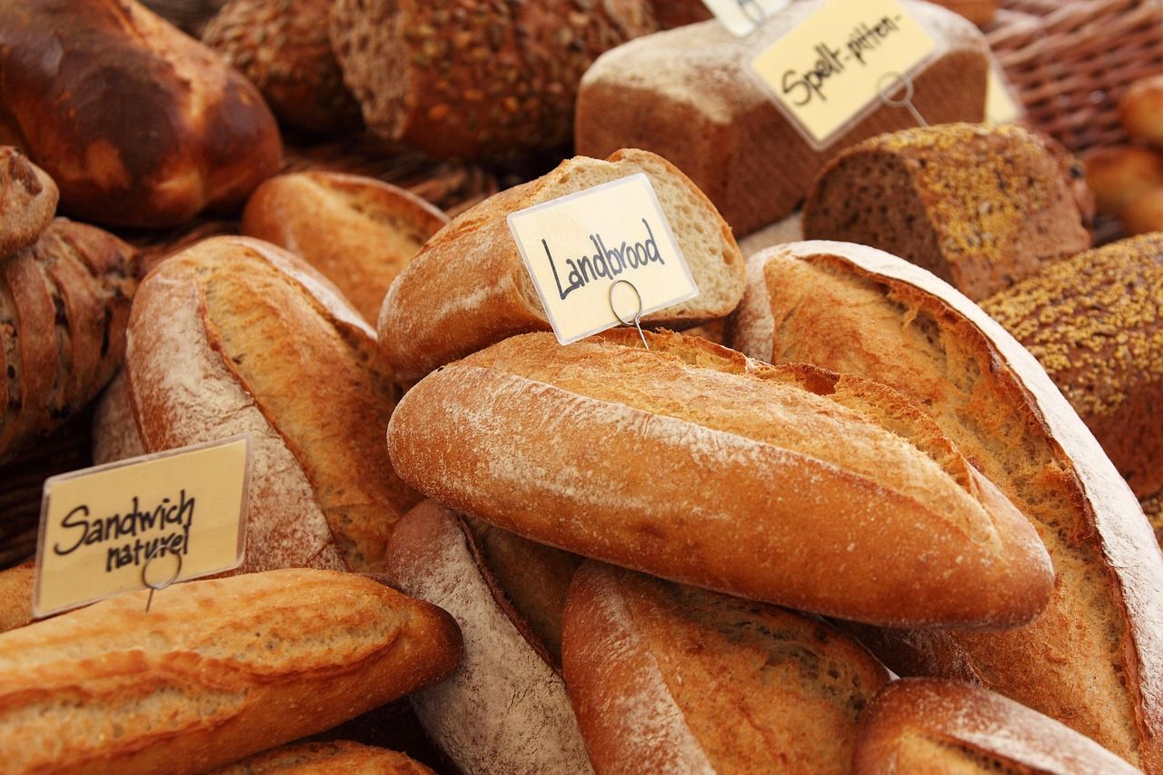 découvrez notre boulangerie artisanale où chaque pain est façonné avec passion et savoir-faire traditionnel pour vous offrir fraîcheur et qualité exceptionnelles.