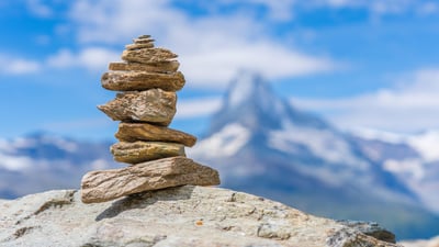 Équilibre financier : 5 étapes essentielles pour atteindre la stabilité économique