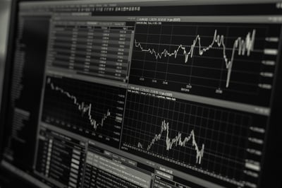 L’ESLSCA Business School renforce son offre éducative avec un Bachelor en Finance officiellement accrédité par le ministère