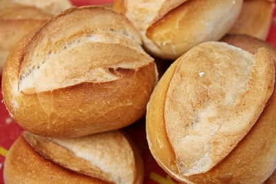 Sellier-maroquinier et pâtisserie sur mesure : découvrez les projets phares de ‘Mon Incroyable…