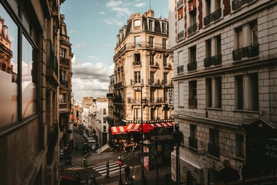 Bail commercial à Paris : Guide complet pour sécuriser vos intérêts avec un avocat spécialisé