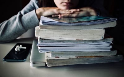 Leçons apprises : Comment transformer les erreurs en opportunités de progression