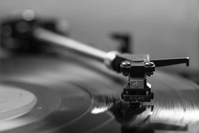 Friperies : La montée en puissance de la mode vintage et éthique