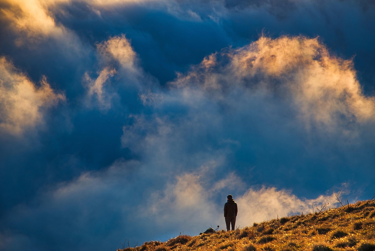 découvrez comment surmonter la solitude de l'entrepreneur et créer des connexions significatives. explorez des stratégies pour instaurer un réseau de soutien, partager des expériences et trouver un équilibre entre travail et vie personnelle dans le monde entrepreneurial.