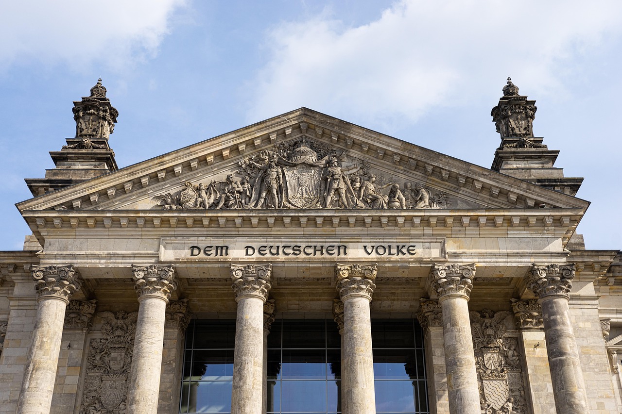 découvrez les principes essentiels de la gouvernance, son impact sur les organisations et les stratégies pour une gestion efficace. apprenez à naviguer dans les défis contemporains et à instaurer des pratiques de gouvernance durable.