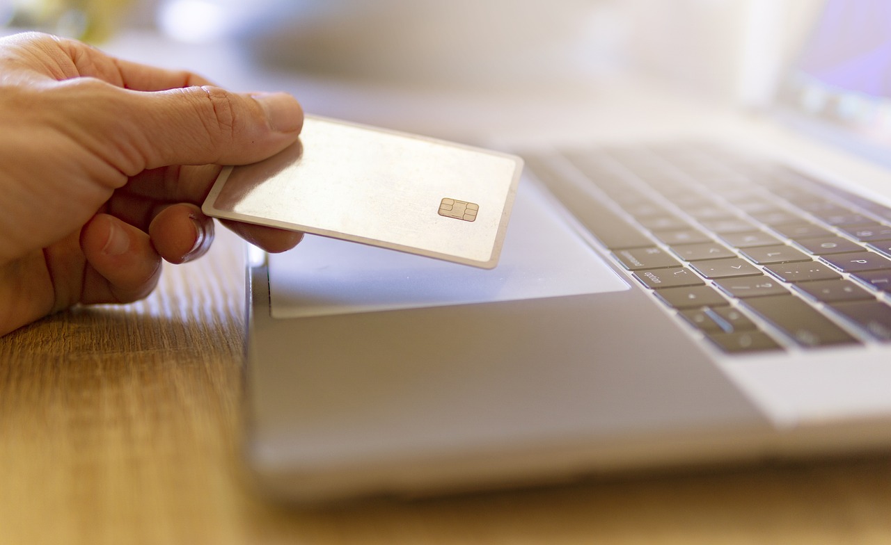découvrez le monde de l'e-commerce : explorez des produits variés, bénéficiez de promotions exclusives et profitez d'une expérience d'achat en ligne fluide et sécurisée. trouvez tout ce qu'il vous faut, de la mode à l'électronique, et faites vos achats depuis chez vous.