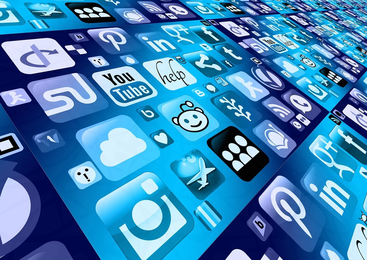 découvrez le social commerce : comment vendre et acheter facilement via les réseaux sociaux, booster votre visibilité en ligne et transformer vos interactions en ventes concrètes avec des stratégies adaptées.