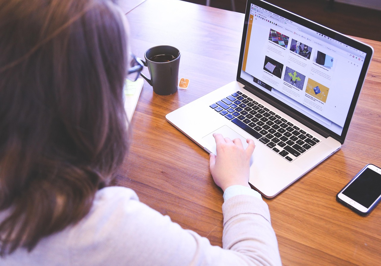 découvrez comment un incubateur de startups accompagne les entrepreneurs innovants dans le développement de leurs projets, de l’idée à la croissance, grâce à des ressources, du mentorat et un réseau d’experts dédiés.