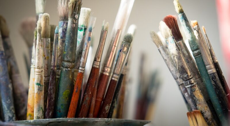 ateliers cr&eacute;atifs : d&eacute;couvrez nos sessions inspirantes pour lib&eacute;rer votre imagination et d&eacute;velopper vos talents artistiques dans une ambiance conviviale.