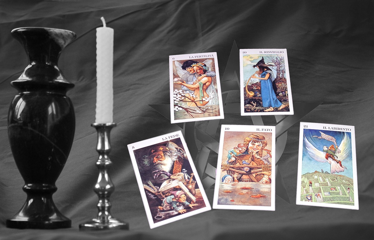 découvrez la voyance en ligne avec une lecture de tarot personnalisée pour obtenir des réponses claires et un aperçu de votre avenir.