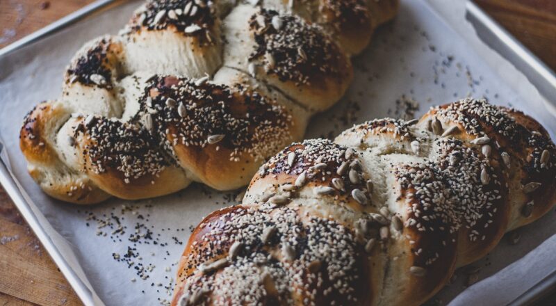 d&eacute;couvrez notre bakery artisanale, o&ugrave; chaque pain et p&acirc;tisserie est fabriqu&eacute; avec passion et des ingr&eacute;dients de qualit&eacute; pour vous offrir fra&icirc;cheur et saveurs authentiques.