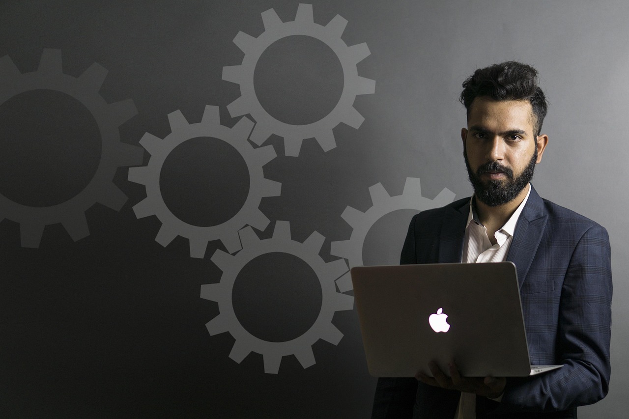 encourager l'esprit d'entreprise cr&eacute;atif chez les jeunes pour stimuler l'innovation et le d&eacute;veloppement &eacute;conomique.